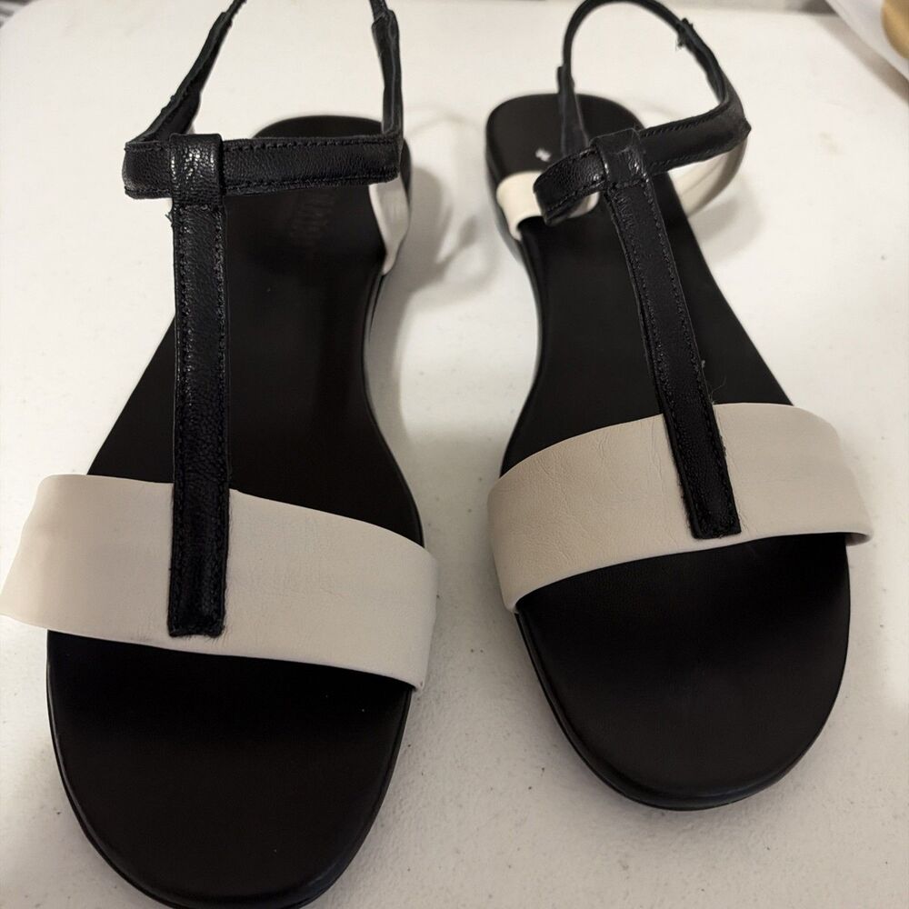 Munro American Size 9.5 W Leather T-Strap Minimalist Sandals M417988 212K